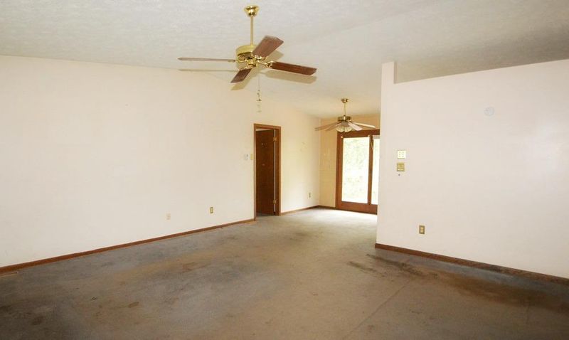 165 White Loop Rd, Clinton, TN 37716