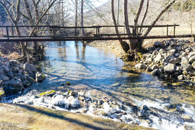 1650 Indian Creek Rd, Thorn Hill, TN 37881