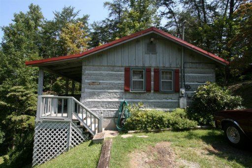 1650 Ridgecrest Dr, Pigeon Forge, TN 37876