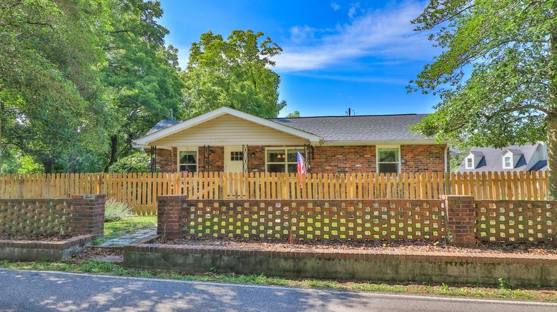 1650 Romulus Ln, Knoxville, TN 37931