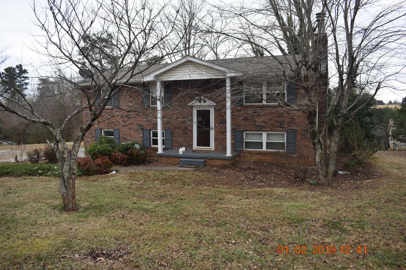 1651 Middlesettlements Rd, Maryville, TN 37801