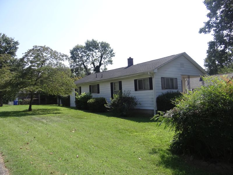 1652 Lodge St, Alcoa, TN 37701