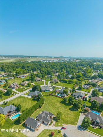 1652 Saint Ives Blvd, Alcoa, TN 37701