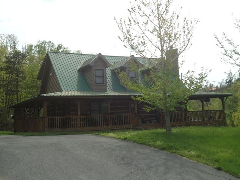 1653 Bench Mountain Way, Sevierville, TN 37862