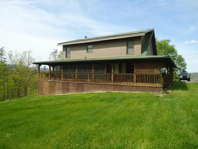 1653 Bench Mountain Way, Sevierville, TN 37862