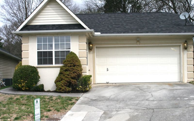 1653 Chenoweth Cir, Knoxville, TN 37909