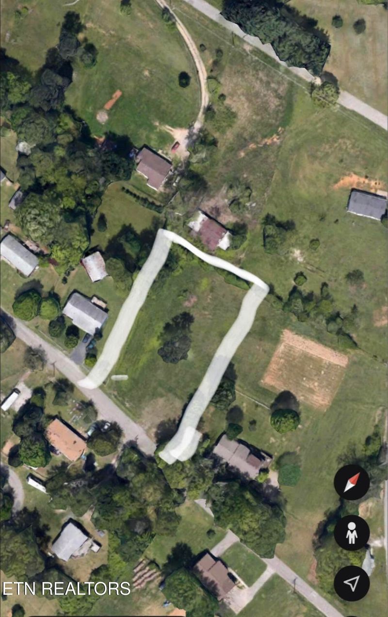 1653 Cross Dr, Morristown, TN 37814