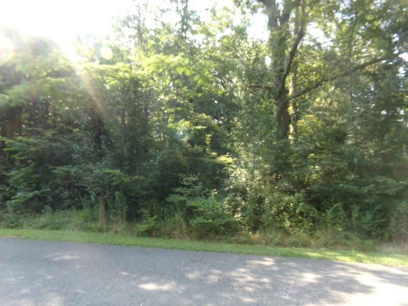 1653 E Cherokee Rd, Crossville, TN 38572