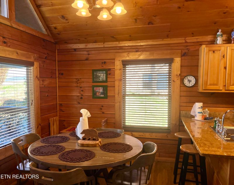 1653 Little Cabin Loop, Sevierville, TN 37862