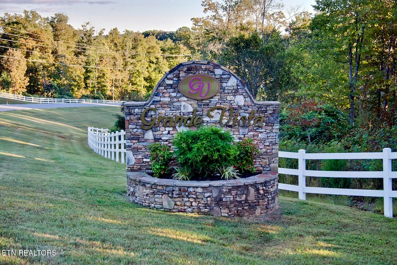 1653 New Hope Rd, Rockwood, TN 37854
