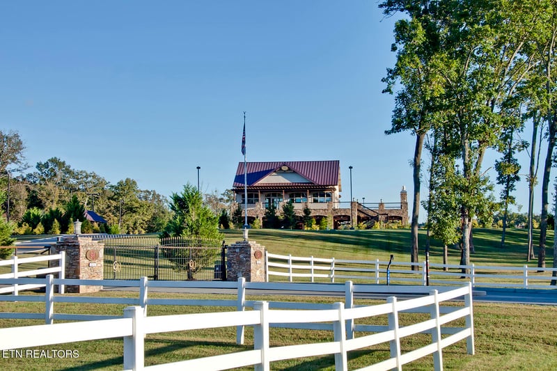 1653 New Hope Rd, Rockwood, TN 37854