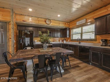 1654 Veterans Blvd #1, Sevierville, TN 37876