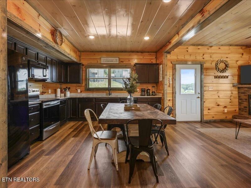 1654 Veterans Blvd #1, Sevierville, TN 37876