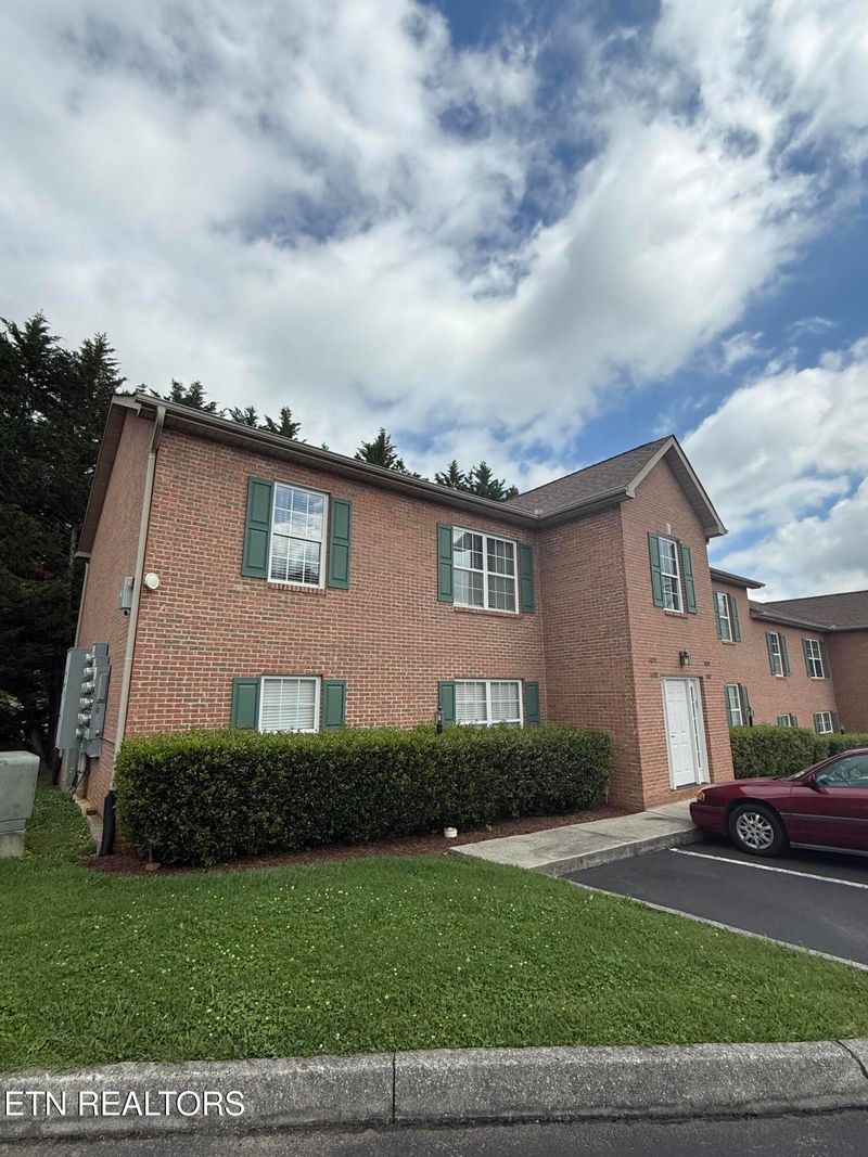 1655 Maple View Way, Knoxville, TN 37918