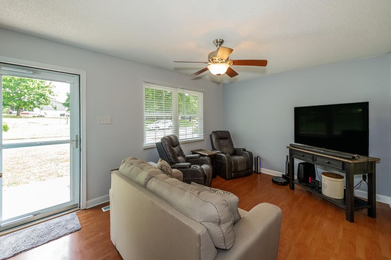 1656 Sundrop Dr, Knoxville, TN 37921