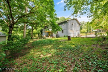 1659 Middlesettlements Rd, Maryville, TN 37801