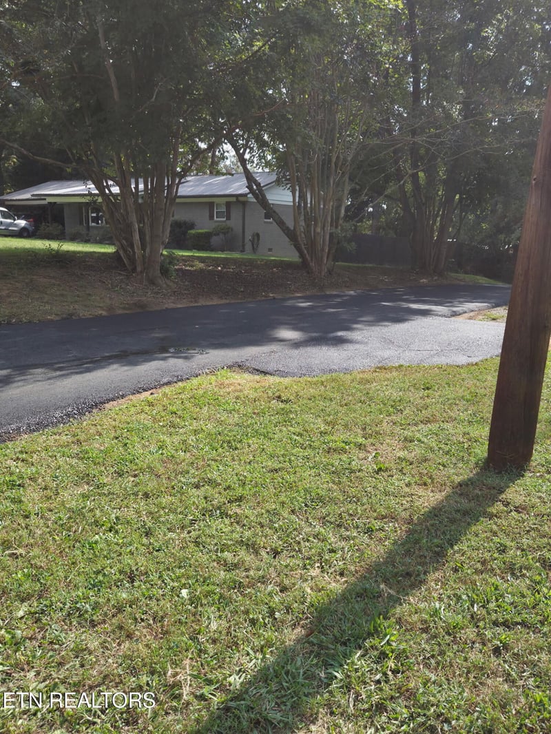 1659 Middlesettlements Rd, Maryville, TN 37801