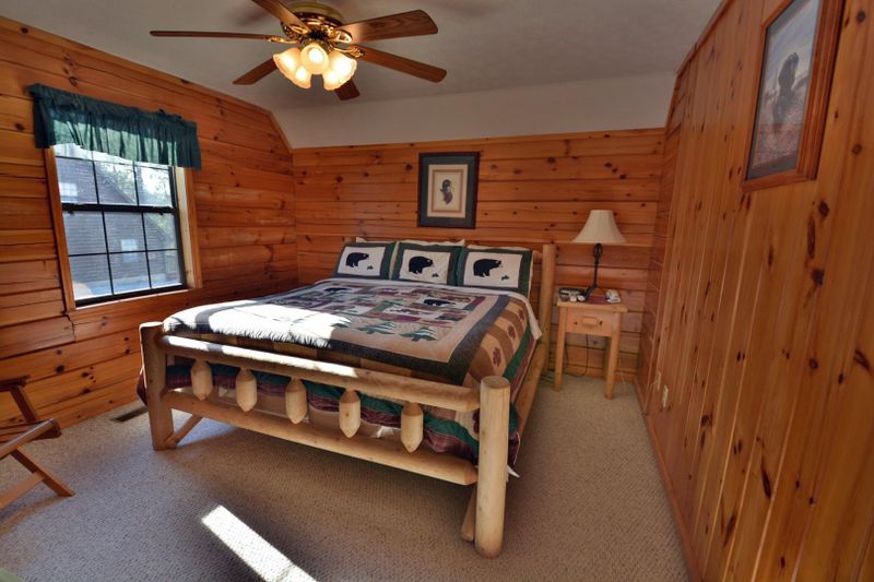 1659 Raccoon Den Way, Sevierville, TN 37862