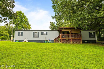 166 Andrew Ln, Jacksboro, TN 37757
