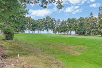166 Baltusrol Rd, Crossville, TN 38558