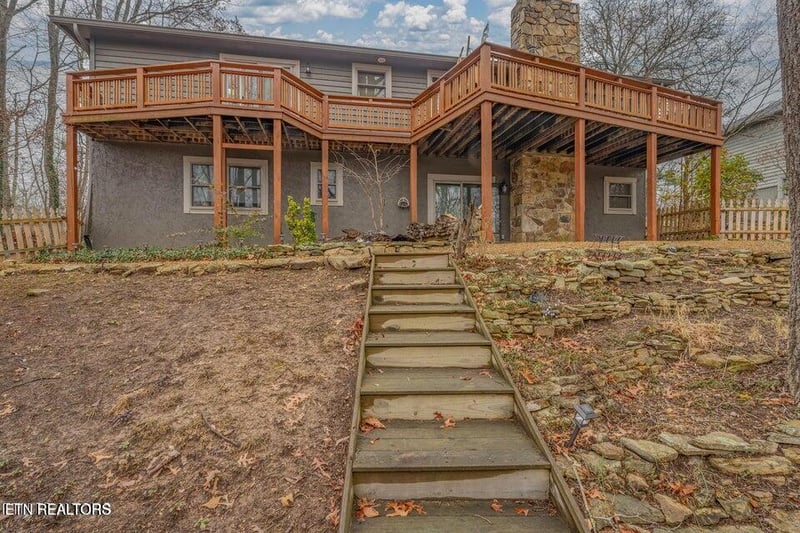 166 Canterbury Dr, Crossville, TN 38558