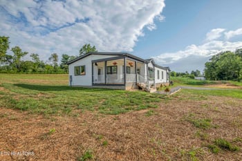 166 Copenhaver Rd, Lenoir City, TN 37771