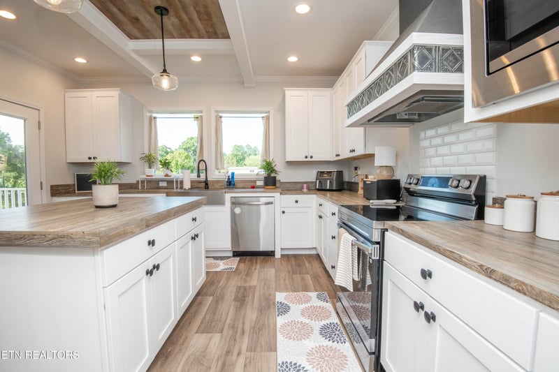 166 Copenhaver Rd, Lenoir City, TN 37771