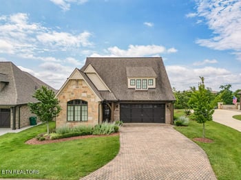 166 E Highlands Cir, Lenoir City, TN 37772