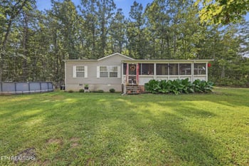 166 Killary Dr, Crossville, TN 38572