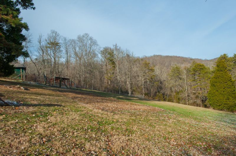 166 Lost Ridge Rd, Clinton, TN 37716