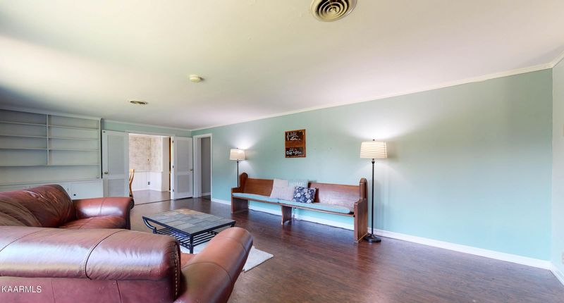 166 Northwestern Ave, Oak Ridge, TN 37830
