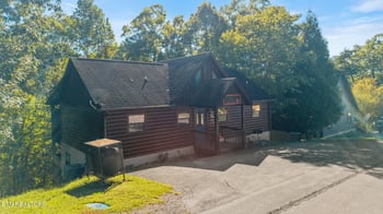 1660 Raccoon Den Way, Sevierville, TN 37862