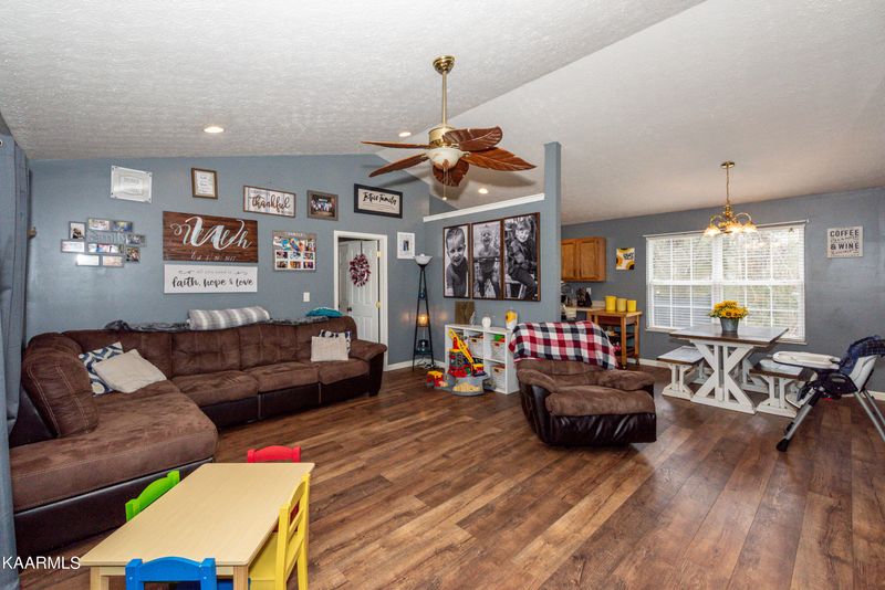 1660 Sheets Hollow Rd, Greenback, TN 37742
