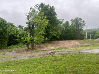 1665 Roane State Hwy, Harriman, TN 37748