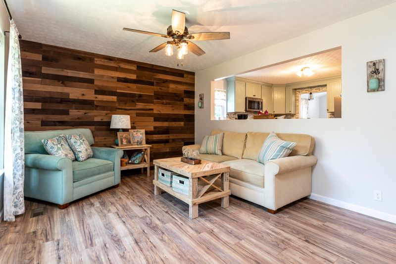 1666 Middlesettlements Rd, Maryville, TN 37801