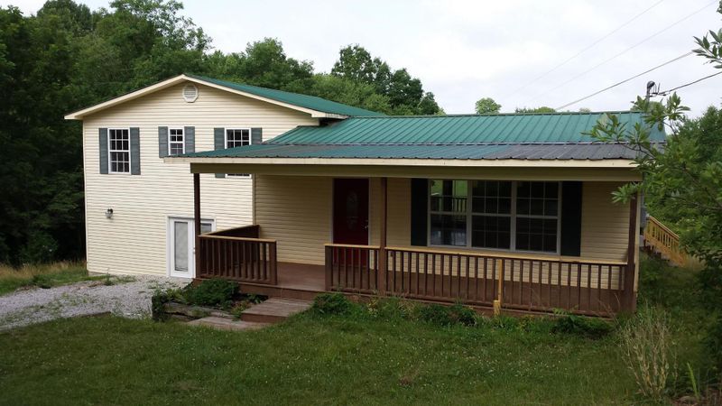 1666 Pistol Ln, Oneida, TN 37841