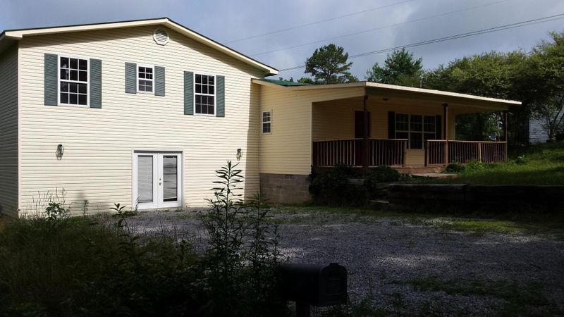 1666 Pistol Ln, Oneida, TN 37841