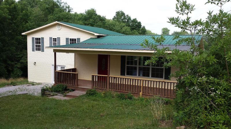 1666 Pistol Ln, Oneida, TN 37841