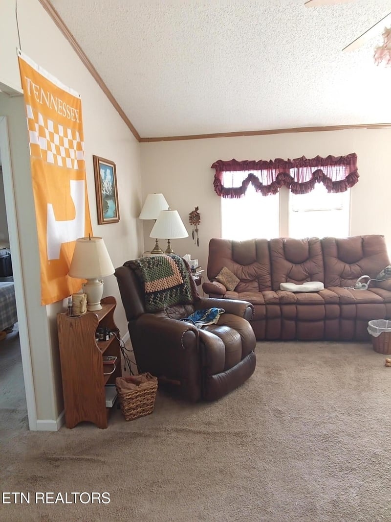 16660 Highway 70, Monterey, TN 38574