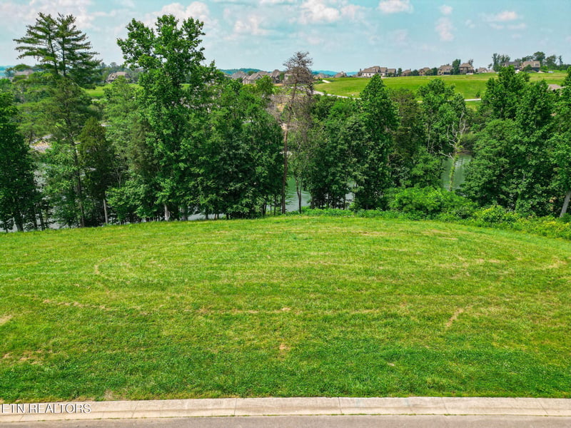 1668 Taffrail Dr, Lenoir City, TN 37772