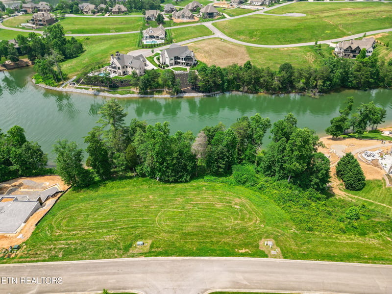 1668 Taffrail Dr, Lenoir City, TN 37772