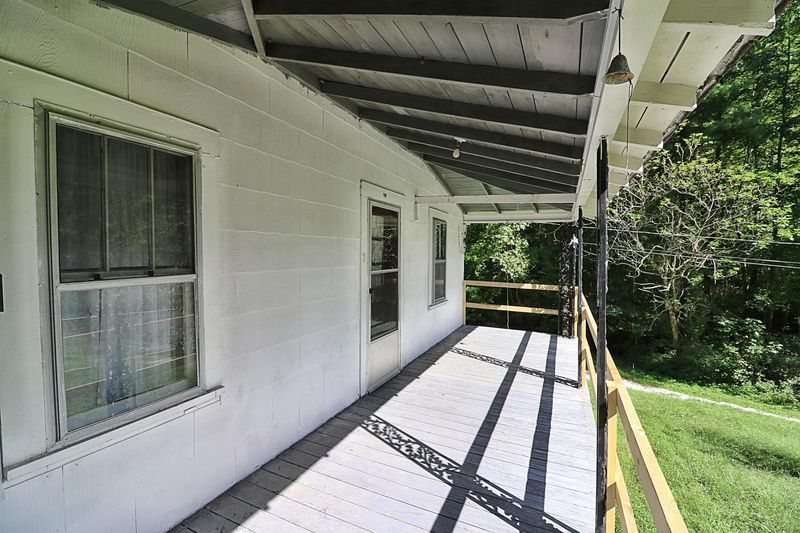 1669 Paint Rock Rd, Oneida, TN 37841