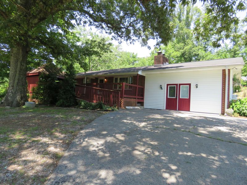 167 Blair Rd, Harriman, TN 37748