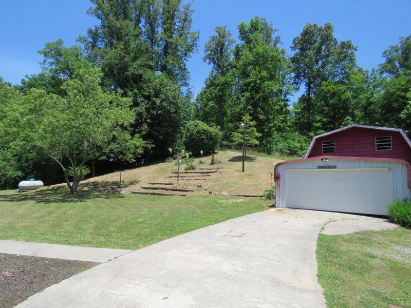 167 Blair Rd, Harriman, TN 37748