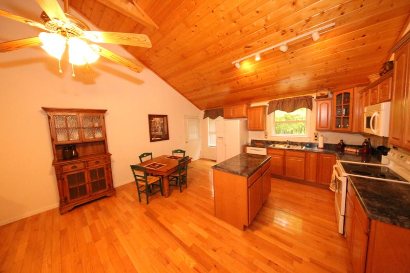 167 Burning Oaks Dr, Sevierville, TN 37876