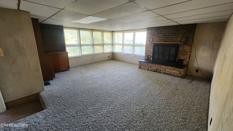 167 Holly Hill Dr, Oneida, TN 37841
