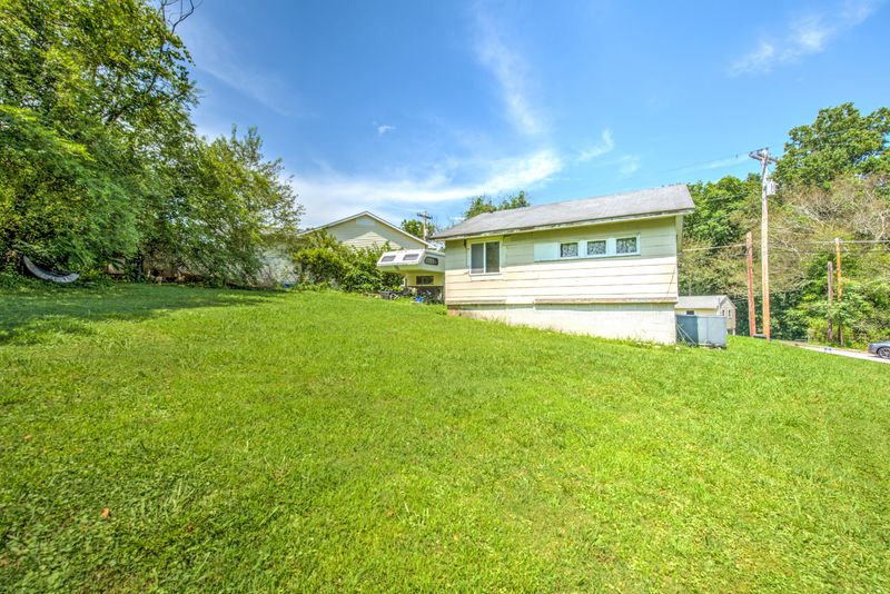 167 Johnson Rd, Oak Ridge, TN 37830