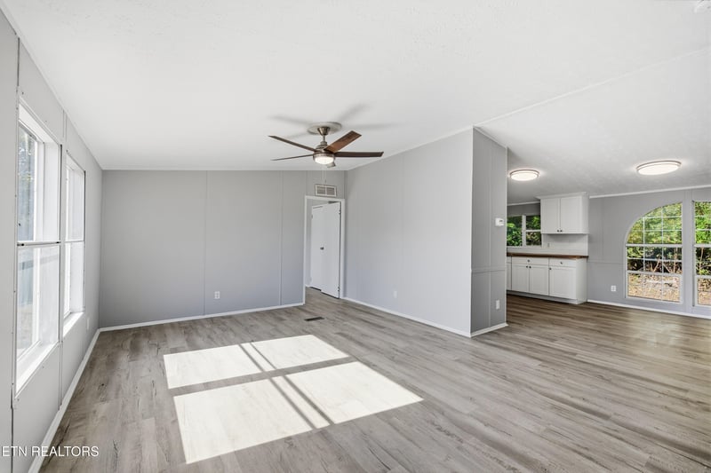 167 Marina Ln, Lafollette, TN 37766