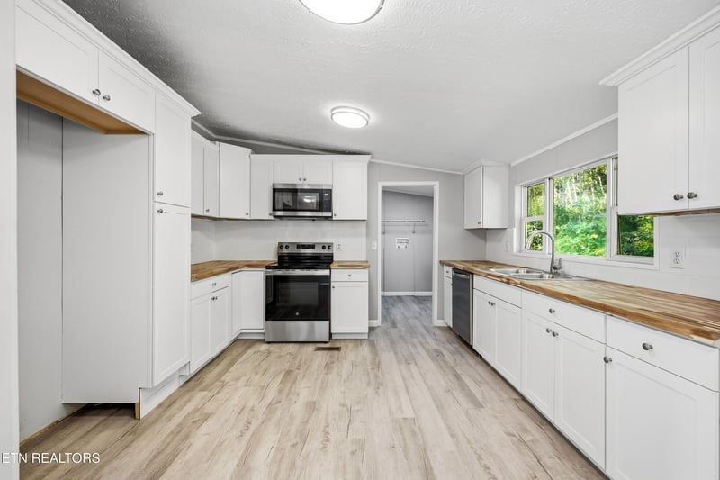 167 Marina Ln, Lafollette, TN 37766