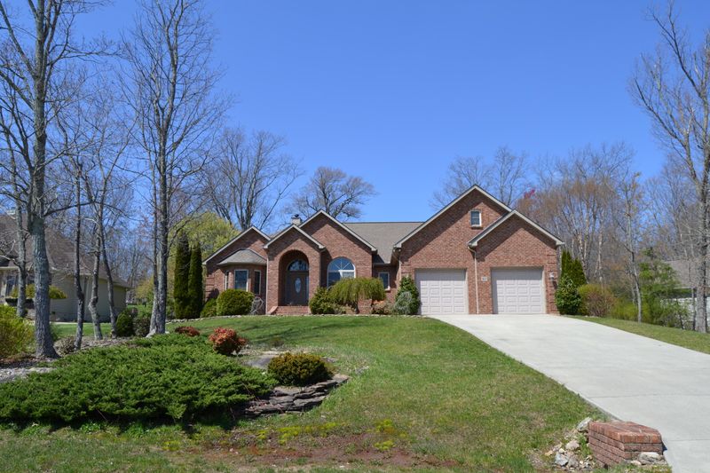 167 Mountain View Dr, Crossville, TN 38558
